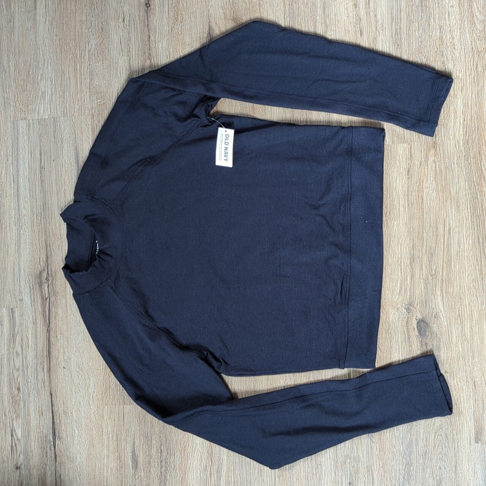 Brand New size s Old Navy cozecore active cropped top